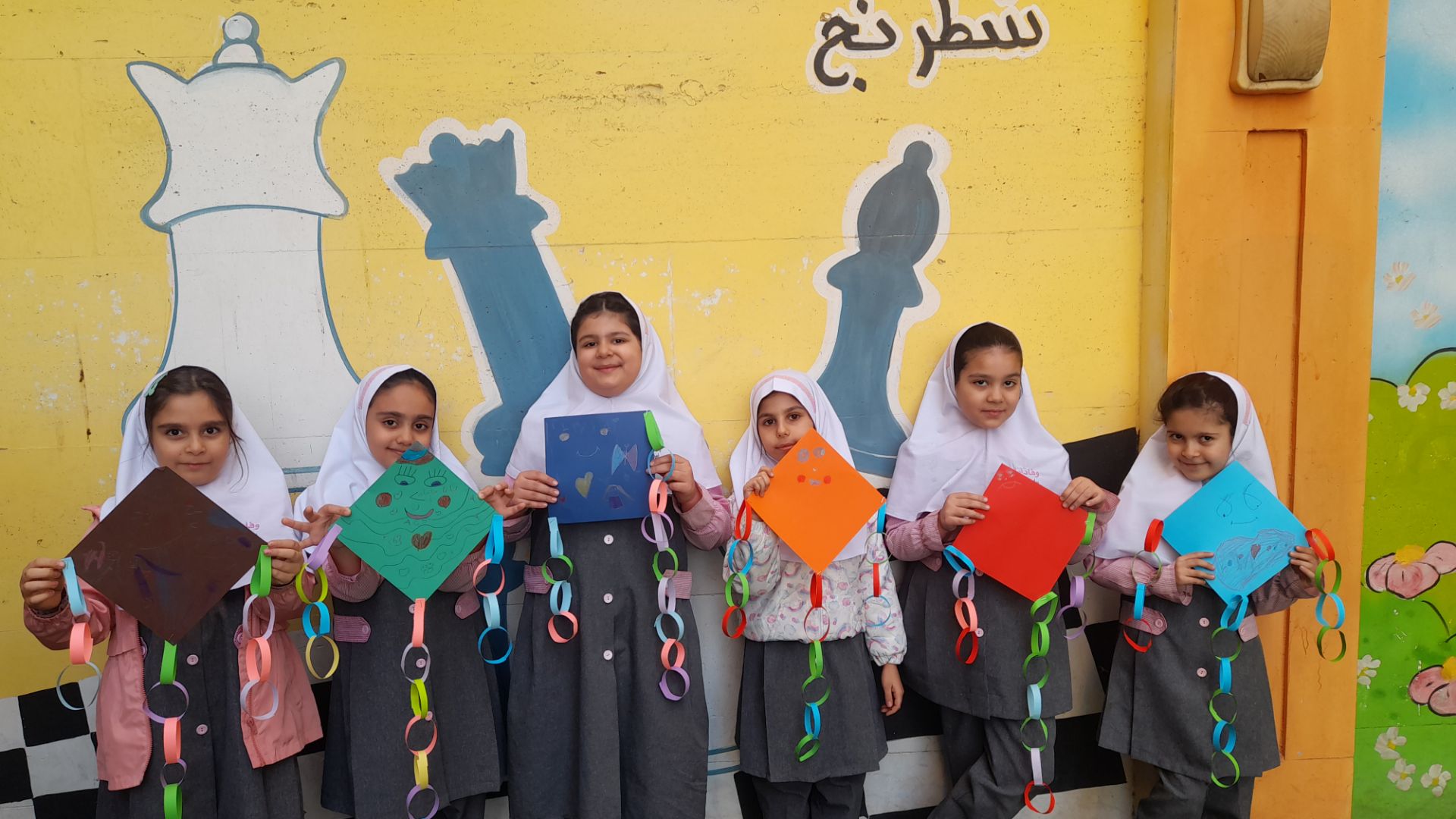 آموزش نشانه د با ساخت بادکنک های رنگی رنگی1405-1404